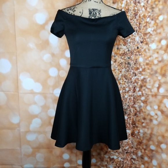 Alice + Olivia Dresses & Skirts - Alice & Olivia Dress